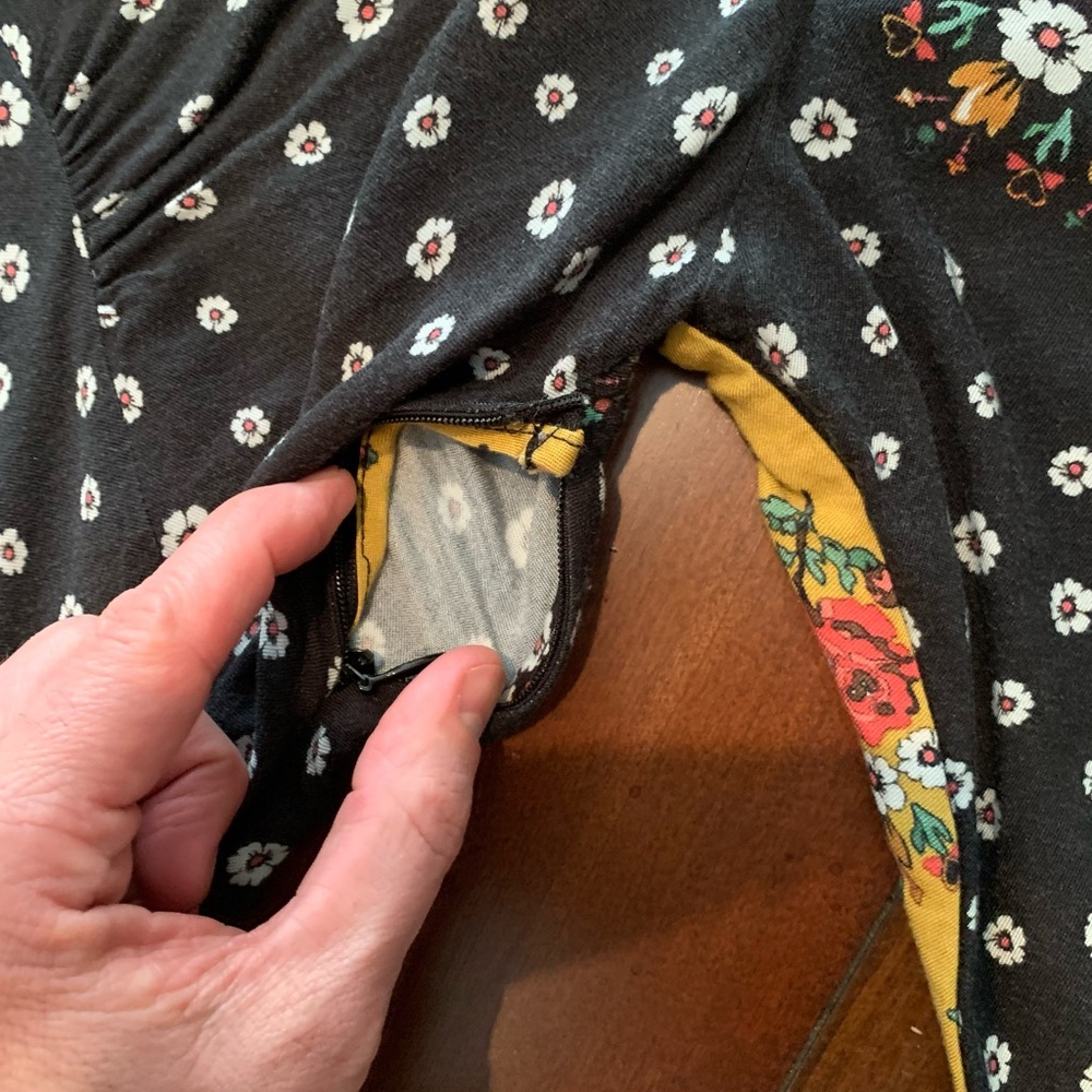 FARM Rio Black and Mustard Rose-Print Dress with Black Trim - Picture 6 of 12